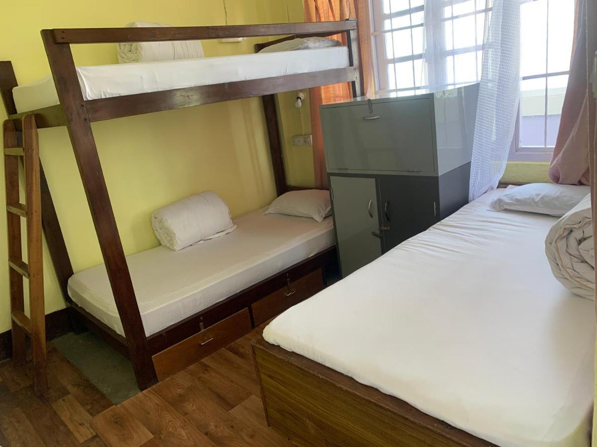 Hideout Backpackers Hostel Darjeeling  Exterior photo