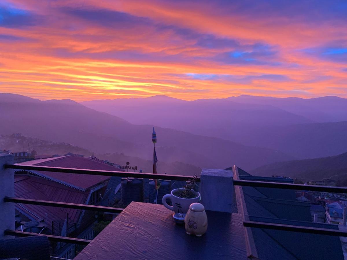 Hideout Backpackers Hostel Darjeeling  Exterior photo